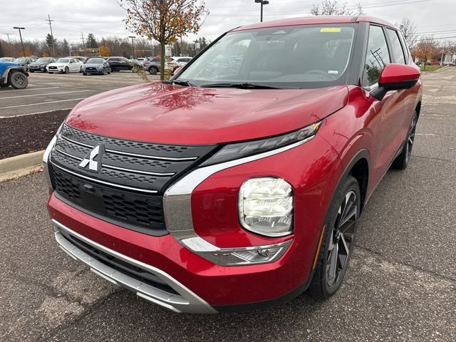 2023 Mitsubishi Outlander SE