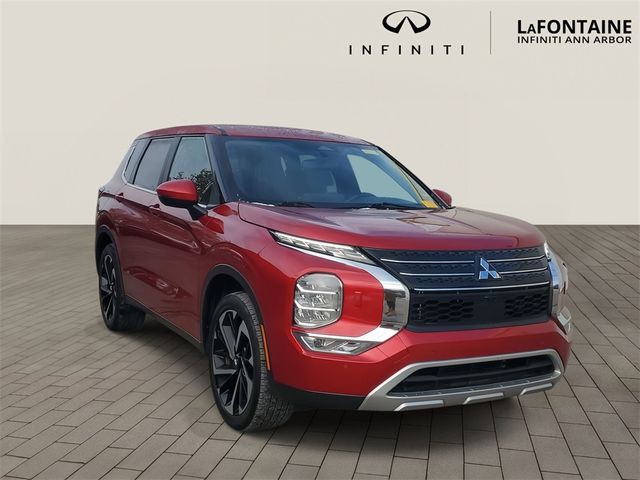 2023 Mitsubishi Outlander SE