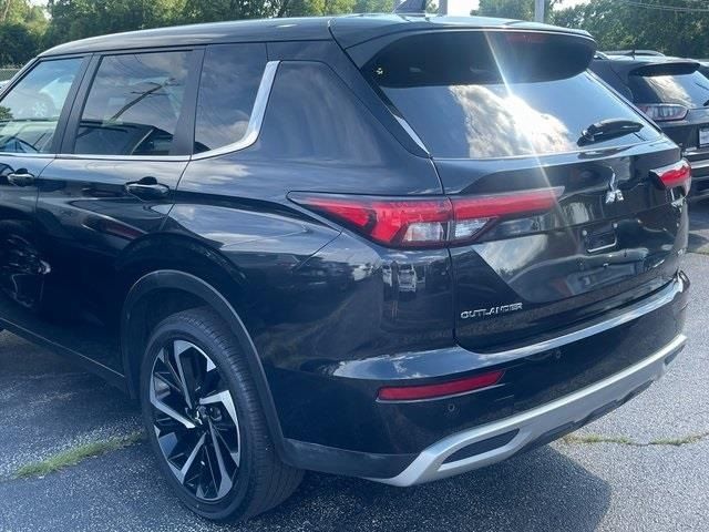 2023 Mitsubishi Outlander SE