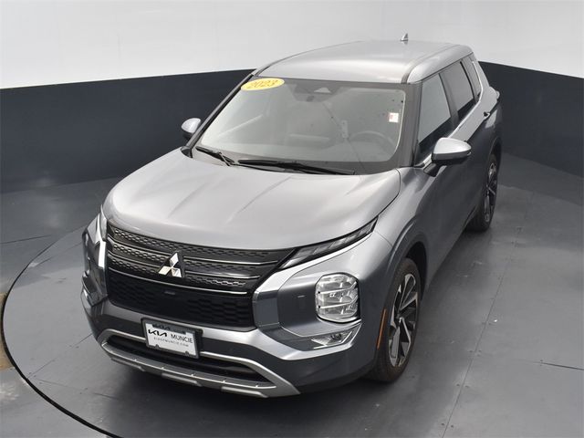 2023 Mitsubishi Outlander SE