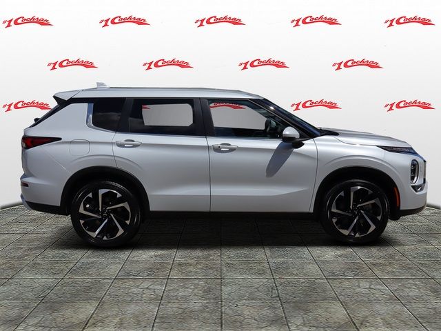 2023 Mitsubishi Outlander SE