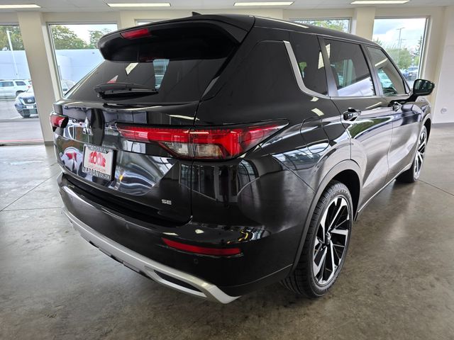 2023 Mitsubishi Outlander SE