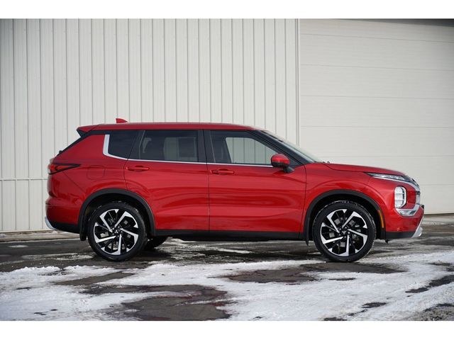 2023 Mitsubishi Outlander SE