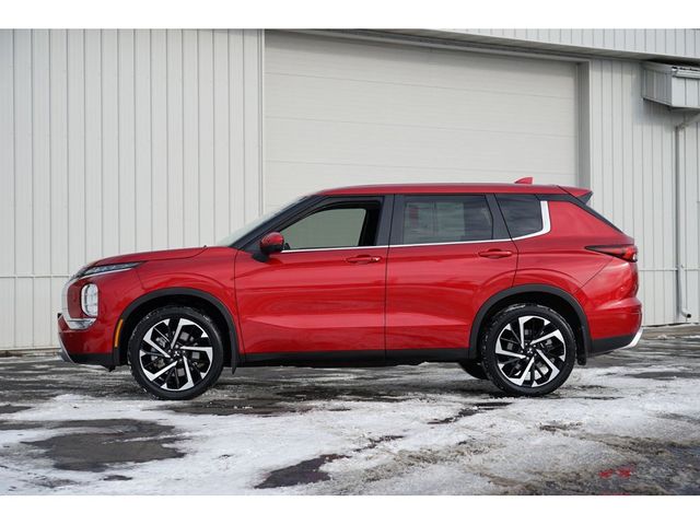 2023 Mitsubishi Outlander SE