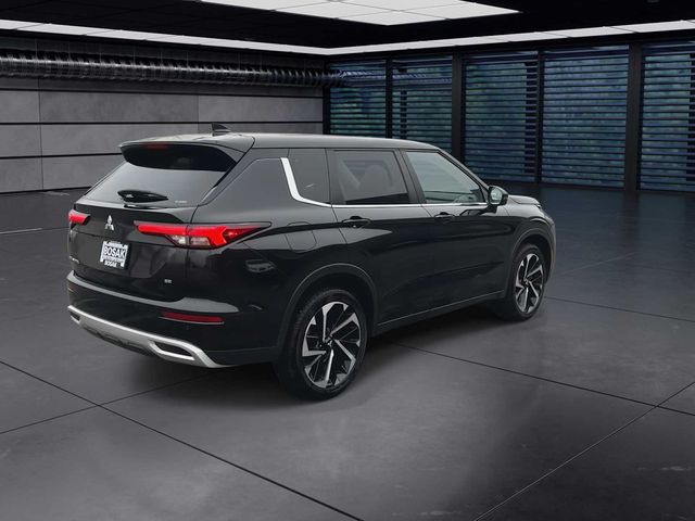 2023 Mitsubishi Outlander SE