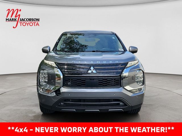 2023 Mitsubishi Outlander SE