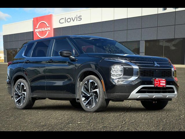2023 Mitsubishi Outlander SE