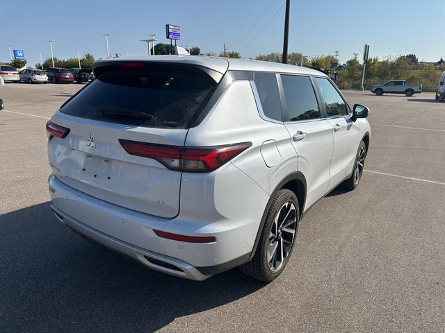 2023 Mitsubishi Outlander SE