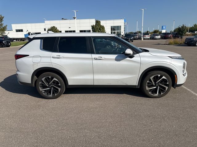 2023 Mitsubishi Outlander SE