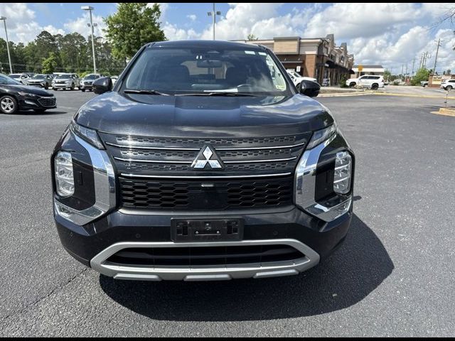 2023 Mitsubishi Outlander SE