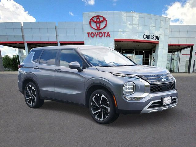 2023 Mitsubishi Outlander SE