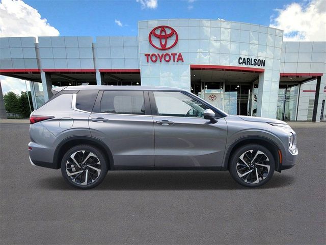 2023 Mitsubishi Outlander SE