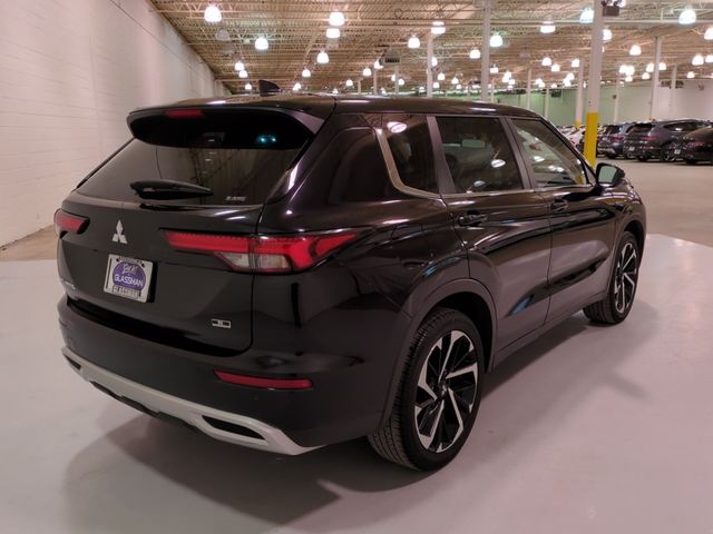 2023 Mitsubishi Outlander SE