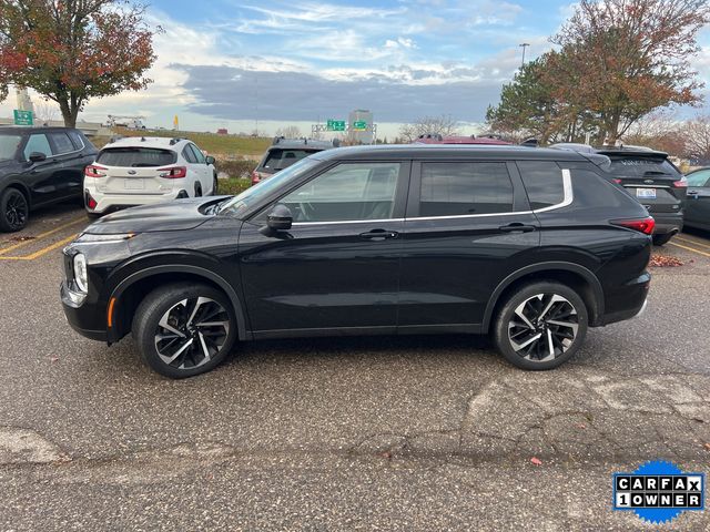 2023 Mitsubishi Outlander SE