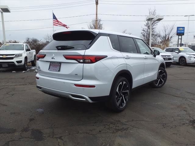 2023 Mitsubishi Outlander SE