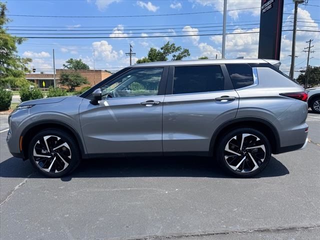 2023 Mitsubishi Outlander SE Black Edition