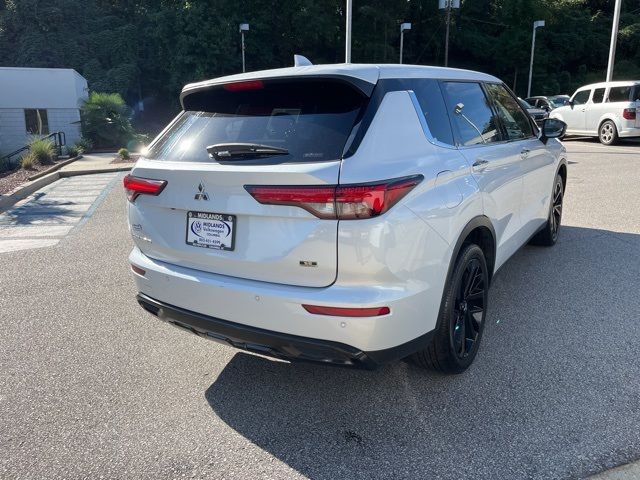 2023 Mitsubishi Outlander SE