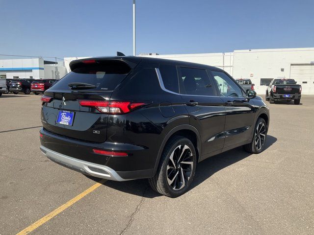 2023 Mitsubishi Outlander SE