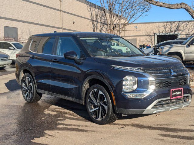 2023 Mitsubishi Outlander SE