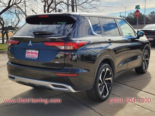 2023 Mitsubishi Outlander SE