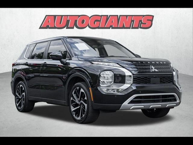2023 Mitsubishi Outlander SE