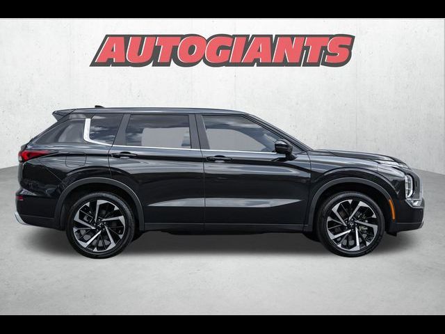 2023 Mitsubishi Outlander SE