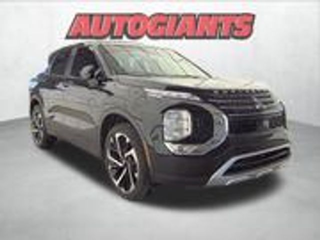 2023 Mitsubishi Outlander SE