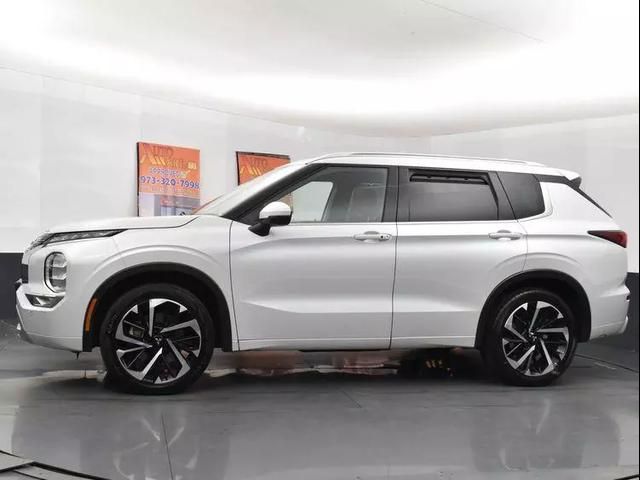 2023 Mitsubishi Outlander SEL