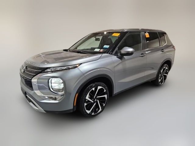 2023 Mitsubishi Outlander SE