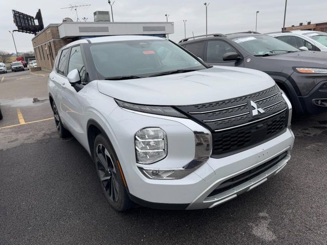 2023 Mitsubishi Outlander SE Black Edition