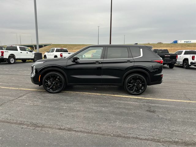 2023 Mitsubishi Outlander SE Black Edition