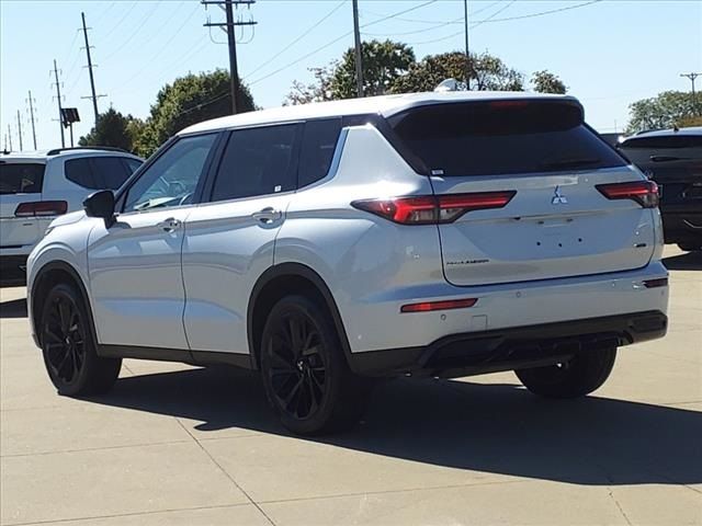 2023 Mitsubishi Outlander SE Black Edition