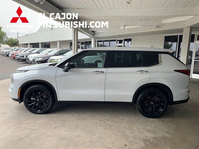 2023 Mitsubishi Outlander SE Black Edition