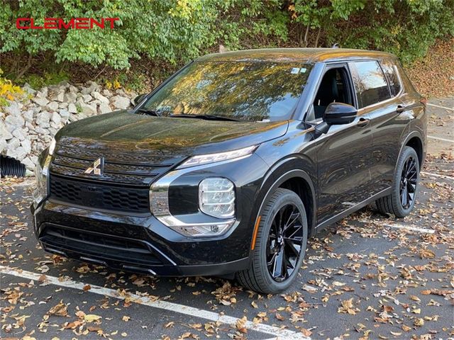 2023 Mitsubishi Outlander SE Black Edition