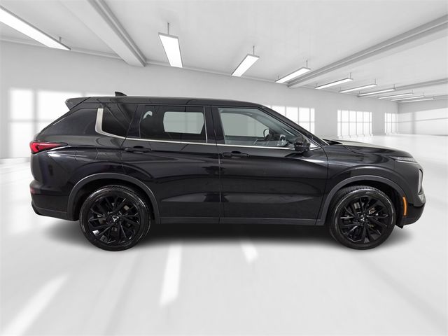 2023 Mitsubishi Outlander SE Black Edition