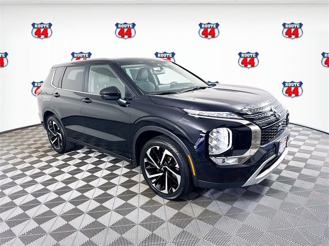 2023 Mitsubishi Outlander SE Black Edition