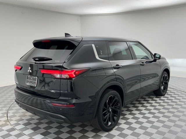 2023 Mitsubishi Outlander SE Black Edition