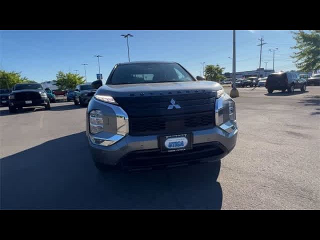 2023 Mitsubishi Outlander SE Black Edition