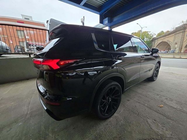 2023 Mitsubishi Outlander SE Black Edition