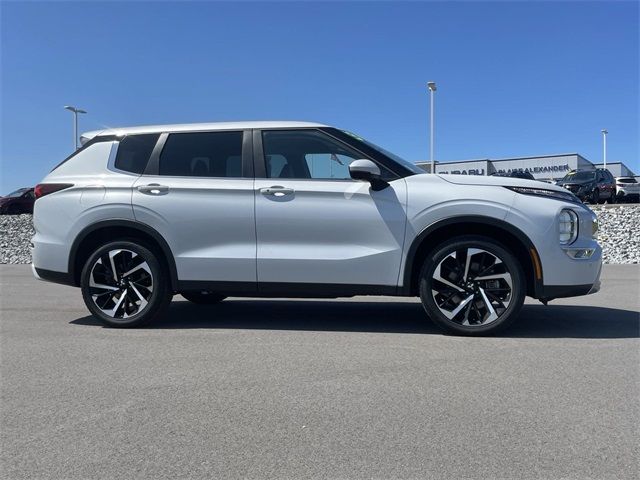 2023 Mitsubishi Outlander SE Black Edition