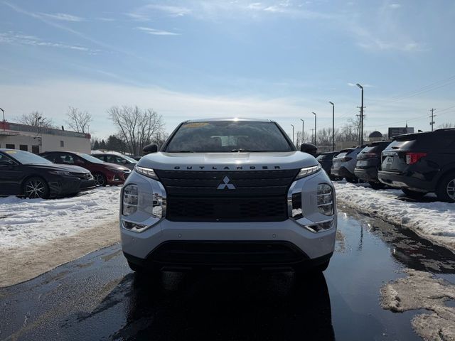 2023 Mitsubishi Outlander SE Black Edition