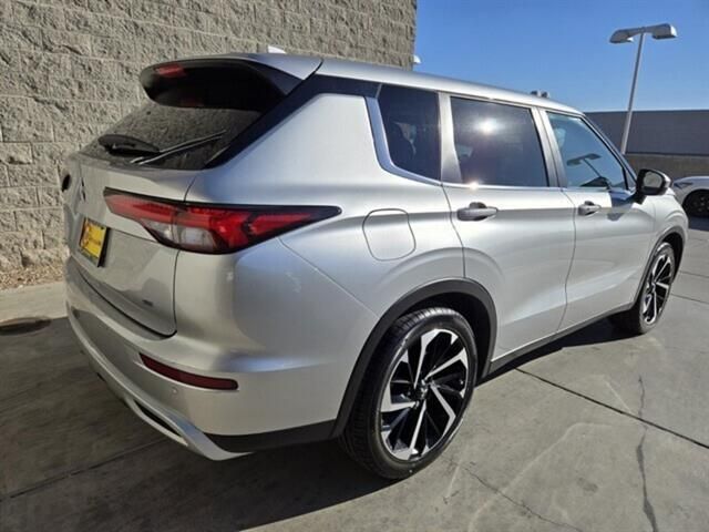 2023 Mitsubishi Outlander SE Black Edition