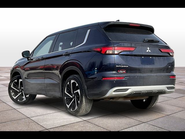 2023 Mitsubishi Outlander SE