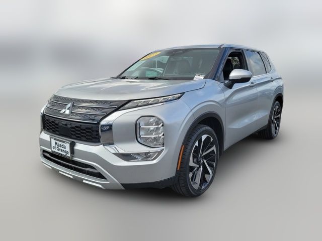 2023 Mitsubishi Outlander SE
