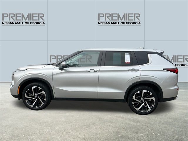 2023 Mitsubishi Outlander SE