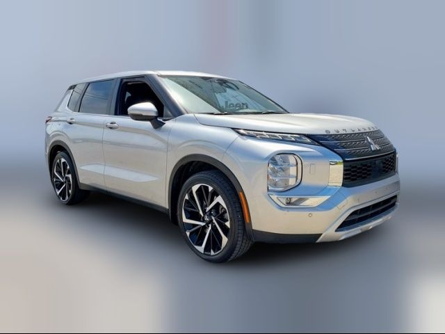 2023 Mitsubishi Outlander SE Special Edition