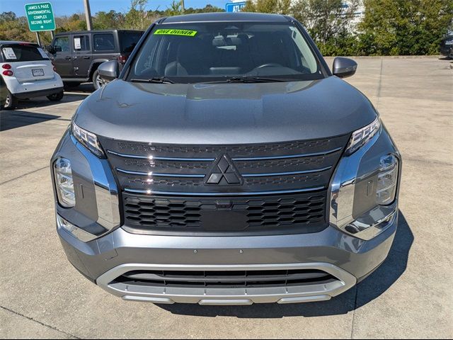 2023 Mitsubishi Outlander SE Special Edition