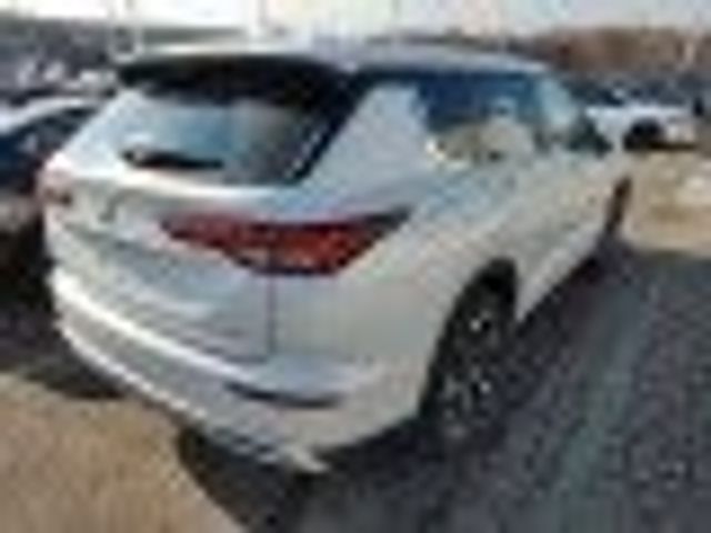 2023 Mitsubishi Outlander SE Special Edition