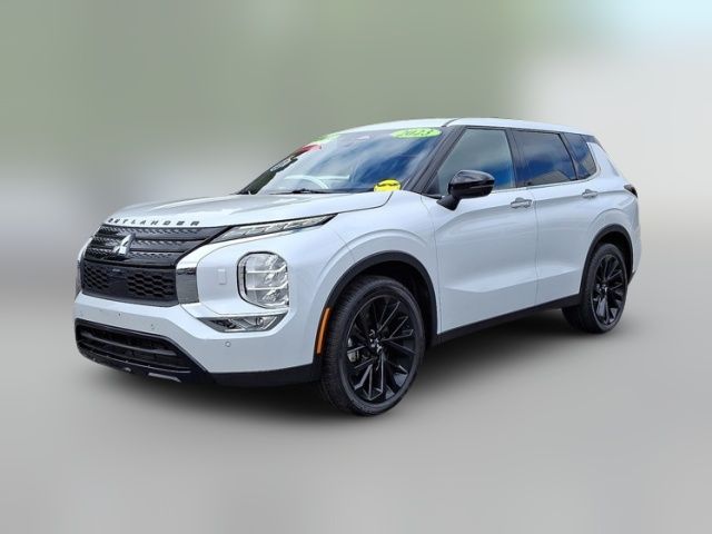 2023 Mitsubishi Outlander SE Special Edition