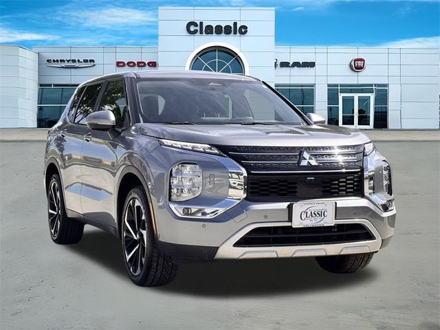 2023 Mitsubishi Outlander SE Special Edition